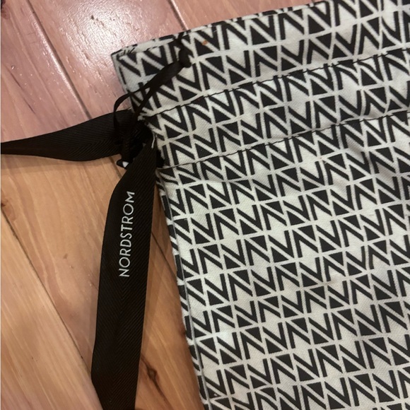 3 Nordstrom gift bags - Picture 4 of 6